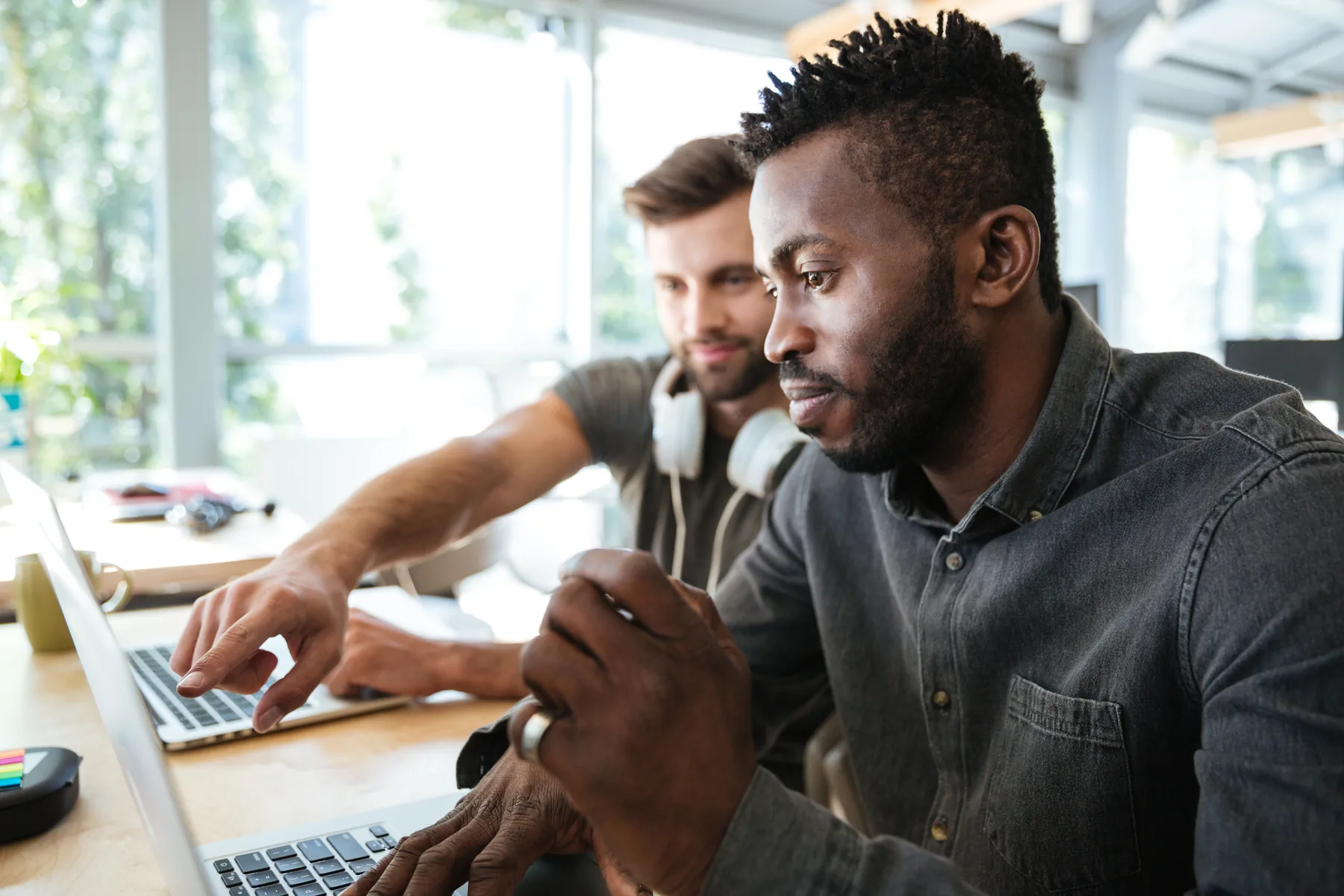 Équipe de travail en entreprise